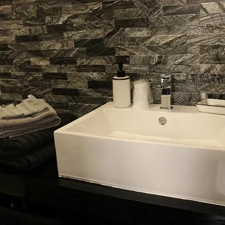 Ilot Desille Apartment *
