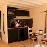 Ilot Desille Apartment