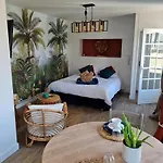 Ilot Desille Apartment *