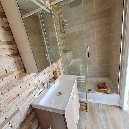 Ilot Desille Apartment *